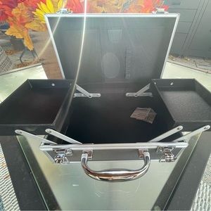 Small Gunmetal Grey Traincase.